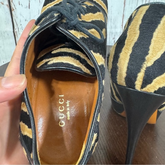 GUCCI Pony Hair Napa Leather Tiger Print Platform ankle booties Size 37 (7) EUC - Picture 12 of 17